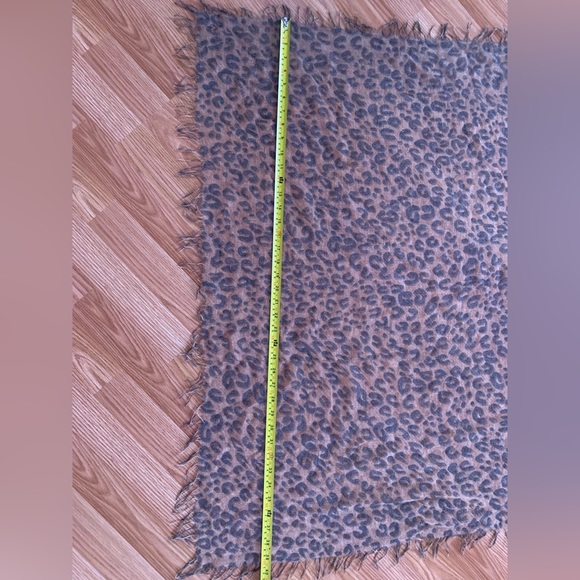 Sandra Angelozzi leopard print scarf - Picture 2 of 3